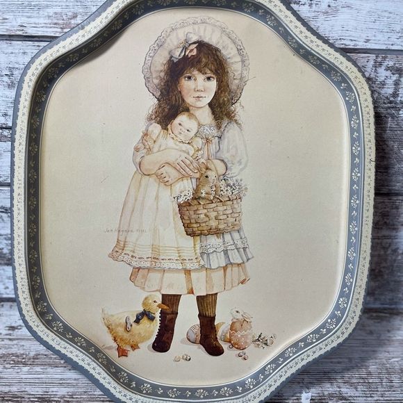 💎 Victoria’s Easter 💎 The Heirloom Tradition Tray - Picture 2 of 11